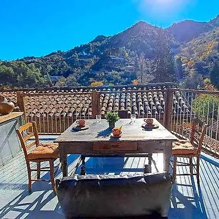 Pitharia Hotel Askas