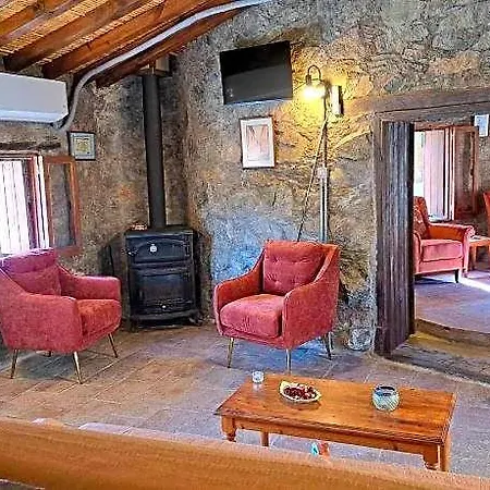 Pitharia Hotel Askas