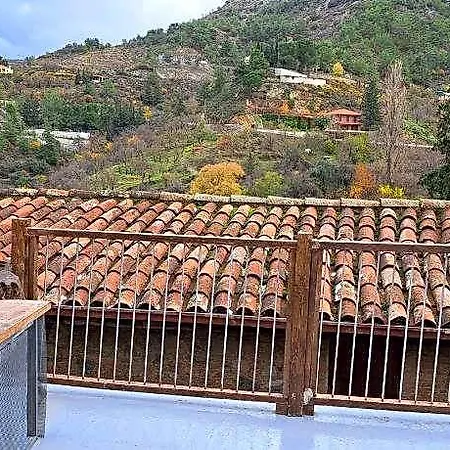 Pitharia Hotel Askas