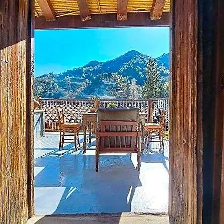 Hotel Pitharia Askas